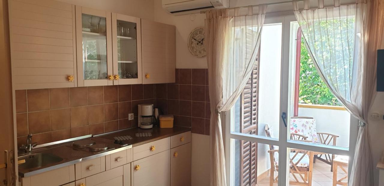 Apartment Tonci Rab Town Exterior photo