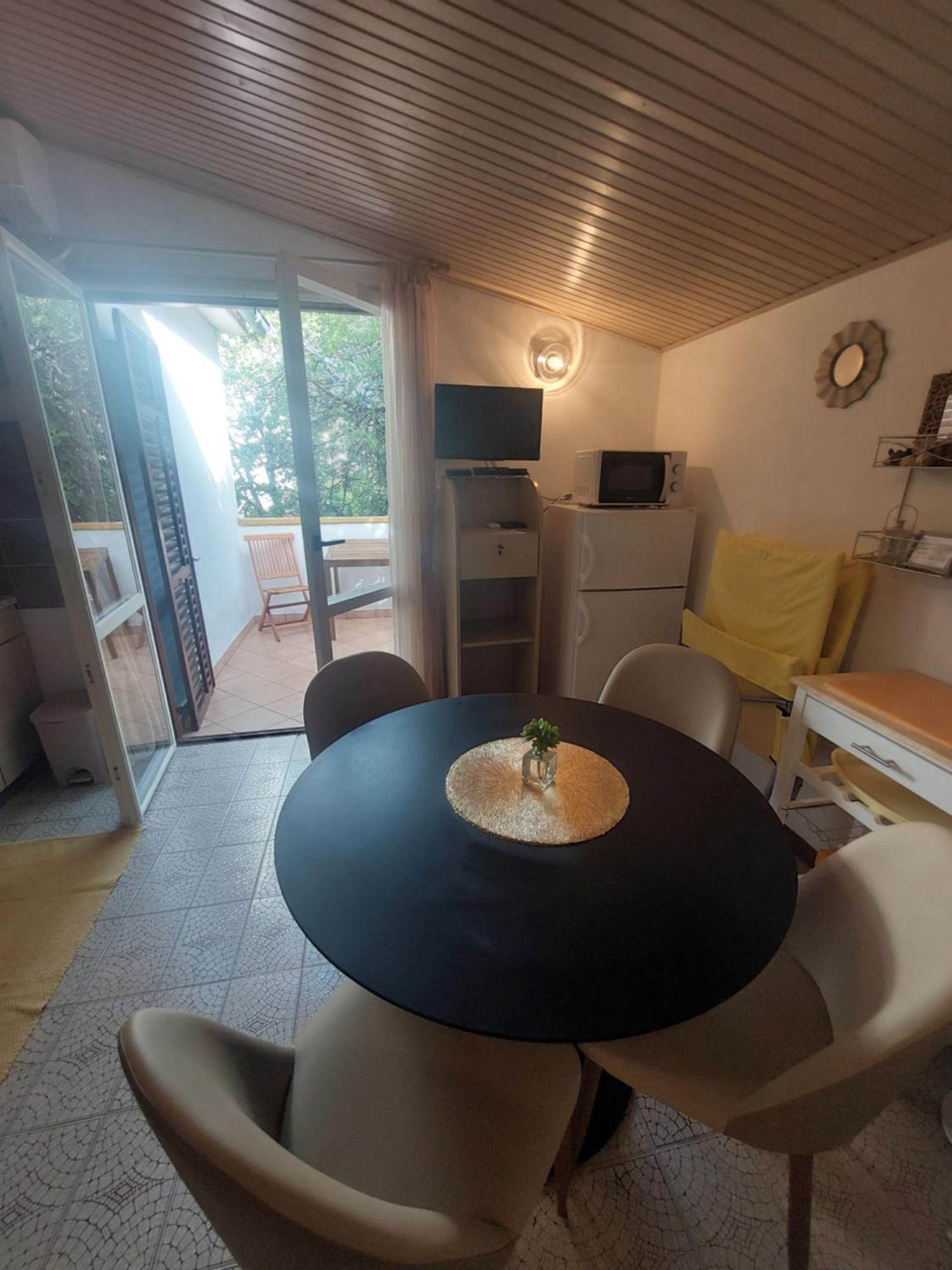 Apartment Tonci Rab Town Exterior photo